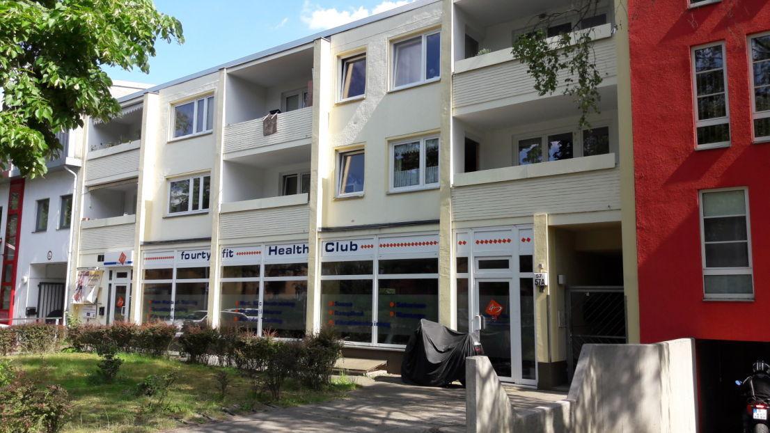 ImmoClub Berlin: Saniert! Bezugsfreie 2-Zimmerwohnung mit EBK am Botanischen Garten